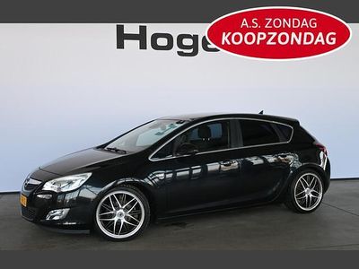 Occasion Opel Astra Cosmo 120 PK (88 kW) 2012 Zwart Hatchback
