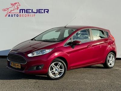 Occasion Ford Fiesta Titanium 101 PK (74 kW) 2015 Rood Hatchback