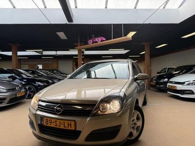 Grijs Gebruikt 2006 Opel Astra Executive Stationwagen | € 2.450 (Eerlijke prijs)
