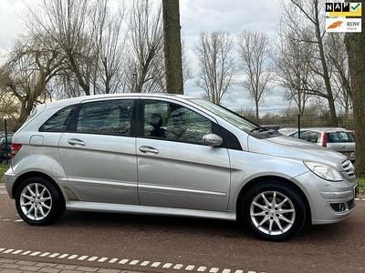 Grijs Gebruikt 2007 Mercedes B180 MPV | € 1.999 (Goede deal)
