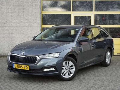 Grijs (metallic) Occasion 2021 Skoda Octavia Business Line Stationwagen | € 15.850 (Goede deal)