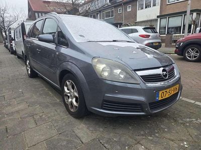 Grijs Occasion 2006 Opel Zafira Cosmo MPV | € 1.750 (Eerlijke prijs)