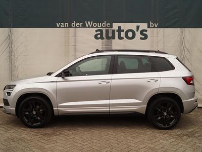 Grijs, metallic lak Occasion 2021 Skoda Karoq SportLine SUV | € 27.900 (Eerlijke prijs)