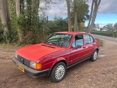 Rood Gebruikt 1983 Alfa Romeo Alfasud Hatchback | € 3.750