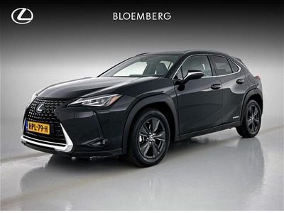 Zwart Occasion 2019 Lexus UX Luxury Line SUV | € 29.945 (Eerlijke prijs)