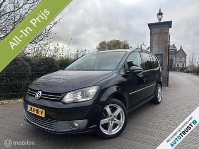 Zwart Occasion 2011 VW Touran MPV | € 12.499 (Duur)