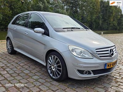 Mercedes B200