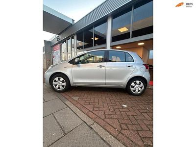 Occasion Toyota Yaris Cool 69 PK (50 kW) 2011 Grijs (metallic) Hatchback