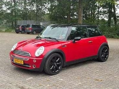 Rood Occasion 2004 Mini Cooper Pepper Hatchback | € 1.000 (Eerlijke prijs)
