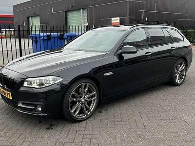 Zwart Gebruikt 2015 BMW 530 Executive Stationwagen | € 13.999
