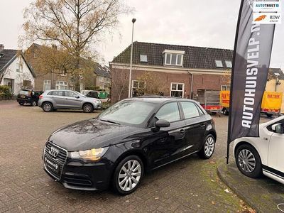 Zwart (metallic) Occasion 2014 Audi A1 Sportback Ambition Hatchback | € 9.200 (Eerlijke prijs)