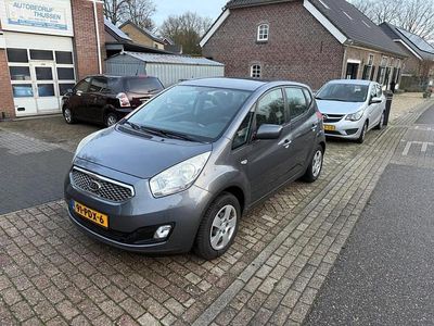 Grijs (metallic) Gebruikt 2011 Kia Venga Hatchback | € 4.950 (Eerlijke prijs)