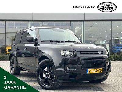 Santorini black (donker zwart metallic)zwart Gebruikt 2024 Land Rover Defender SUV | € 87.900 (Eerlijke prijs)