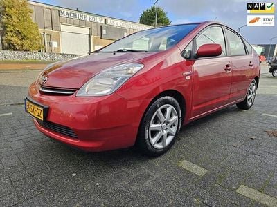 Rood (metallic) Gebruikt 2006 Toyota Prius Hatchback | € 2.999 (Duur)