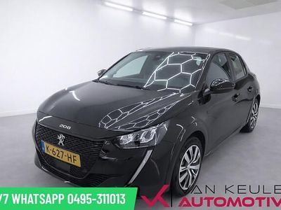 Zwart (metallic) Occasion 2020 Peugeot e-208 Active Hatchback | € 10.999 (Eerlijke prijs)