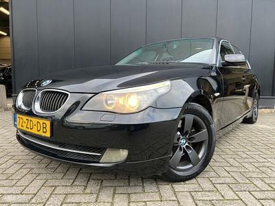 Zwart (metallic) Gebruikt 2008 BMW 525 Executive Sedan | € 3.995 (Super prijs)