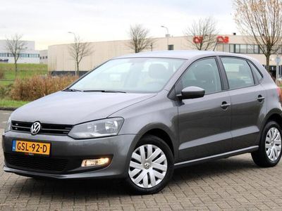 Grijs Gebruikt 2013 VW Polo Hatchback | € 7.450 (Eerlijke prijs)