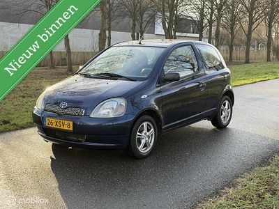 Blauw Occasion 2002 Toyota Yaris Sol Hatchback | € 2.199 (Eerlijke prijs)