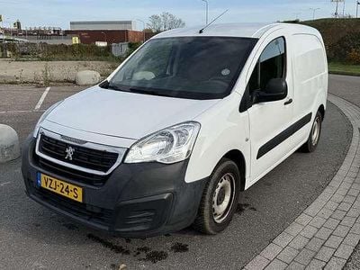 Wit Occasion 2018 Peugeot Partner Premium MPV | € 10.000 (Goede deal)