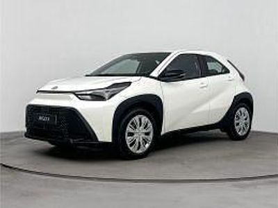 Wit Nieuw 2025 Toyota Aygo X Play SUV | € 23.750 (Goede deal)