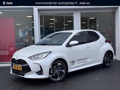 Wit Occasion 2025 Toyota Yaris Executive Hatchback | € 31.900 (Iets duurder)
