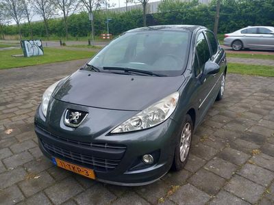 tweedehands Peugeot 207 1.4 VTi Urban Move