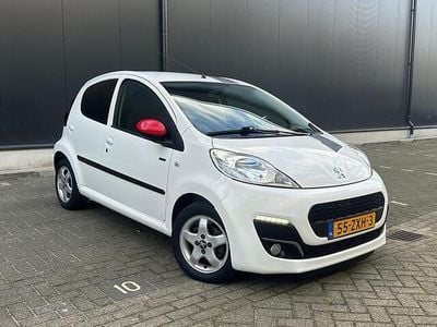 Wit Gebruikt 2013 Peugeot 107 Sportium Hatchback | € 5.395 (Eerlijke prijs)