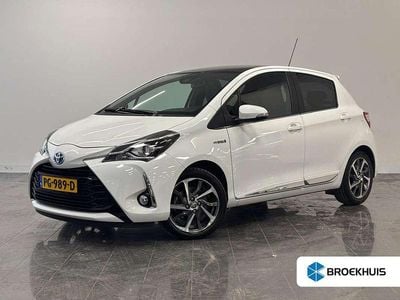 Wit Occasion 2017 Toyota Yaris Hybrid Premium Hatchback | € 15.950 (Eerlijke prijs)