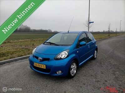 Occasion Toyota Aygo 68 PK (50 kW) 2010 Blauw Hatchback