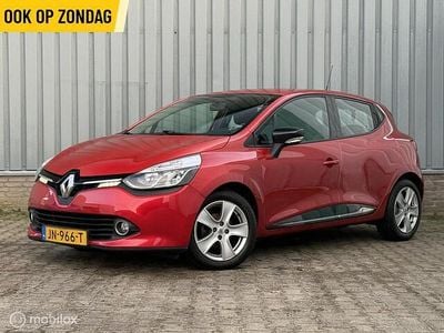 Rood Occasion 2016 Renault Clio IV Hatchback | € 7.790 (Eerlijke prijs)