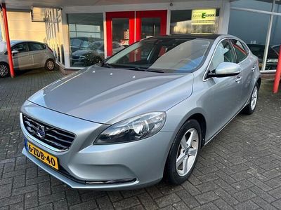 Grijs Gebruikt 2015 Volvo V40 Momentum Hatchback | € 13.450 (Eerlijke prijs)