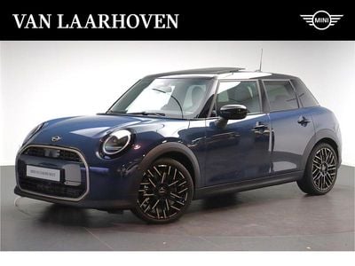 Occasion Mini Cooper Favoured 156 PK (114 kW) 2025 Blauw (metallic) Hatchback