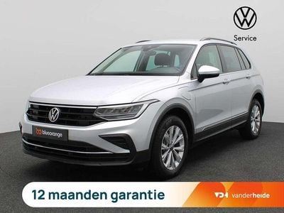 Grijs Occasion 2022 VW Tiguan Life SUV | € 29.395 (Goede deal)