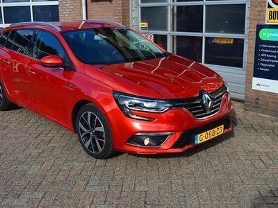 Rood Gebruikt 2020 Renault Mégane GrandTour Bose Edition Stationwagen | € 12.900 (Eerlijke prijs)