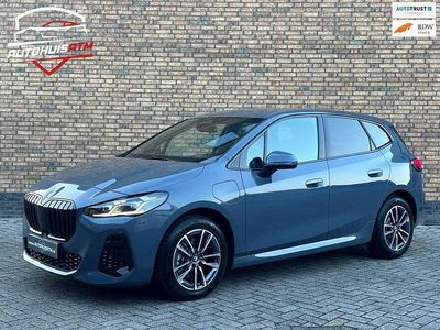 Grijs (metallic) Occasion 2023 BMW 225 Active Tourer M Sport MPV | € 32.950 (Eerlijke prijs)