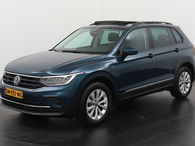 tweedehands VW Tiguan 1.4 TSI eHybrid Life | Panoramadak | Trekhaak | Zo