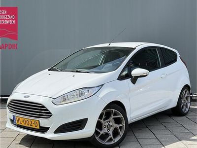 Wit Gebruikt 2015 Ford Fiesta Style Hatchback | € 4.944 (Eerlijke prijs)