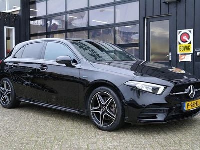 Zwart Gebruikt 2020 Mercedes A250 AMG line Hatchback | € 22.999 (Goede deal)