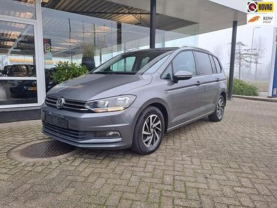 Grijs Occasion 2019 VW Touran Highline MPV | € 16.750 (Eerlijke prijs)