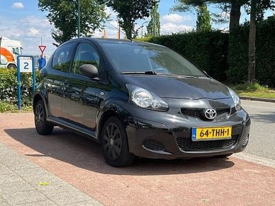 Zwart Gebruikt 2012 Toyota Aygo Cool Hatchback | € 2.450 (Eerlijke prijs)
