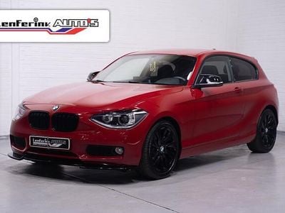 Karmesinrot Gebruikt 2013 BMW 114 Hatchback | € 7.250 (Eerlijke prijs)