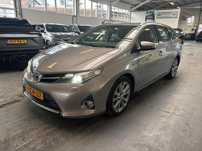 Bruin Gebruikt 2014 Toyota Auris Touring Sports Executive Stationwagen | € 7.250 (Goede deal)