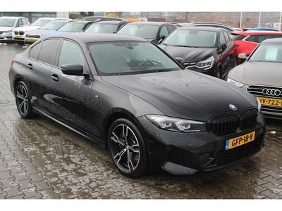 Zwart Occasion 2024 BMW 320 Sedan | € 39.950 (Eerlijke prijs)