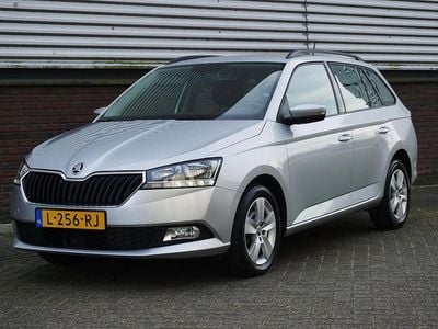 Grijs Gebruikt 2021 Skoda Fabia Ambition Stationwagen | € 8.950 (Goede deal)
