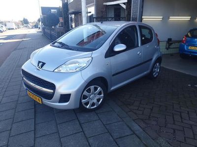 tweedehands Peugeot 107 1.0-12V Millesim 200