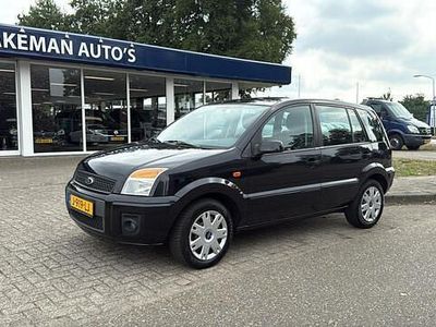 Zwart Gebruikt 2010 Ford Fusion Cool & Sound Edition MPV | € 4.750 (Duur)