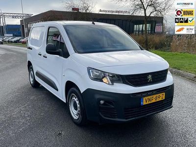 Wit Occasion 2021 Peugeot Partner Premium MPV | € 12.950 (Eerlijke prijs)