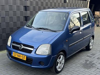 Blauw Occasion 2004 Opel Agila Essentia Hatchback | € 1.995 (Iets duurder)