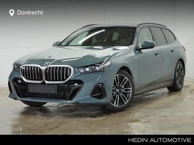 Groen Gebruikt 2025 BMW 520 M Sport Stationwagen | € 61.895 (Goede deal)