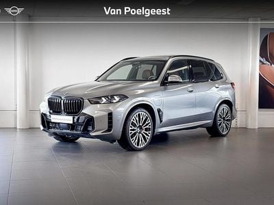 Skyscraper grey metallic (grijs metallic) Gebruikt 2024 BMW X5 M Sport SUV | € 97.900 (Eerlijke prijs)